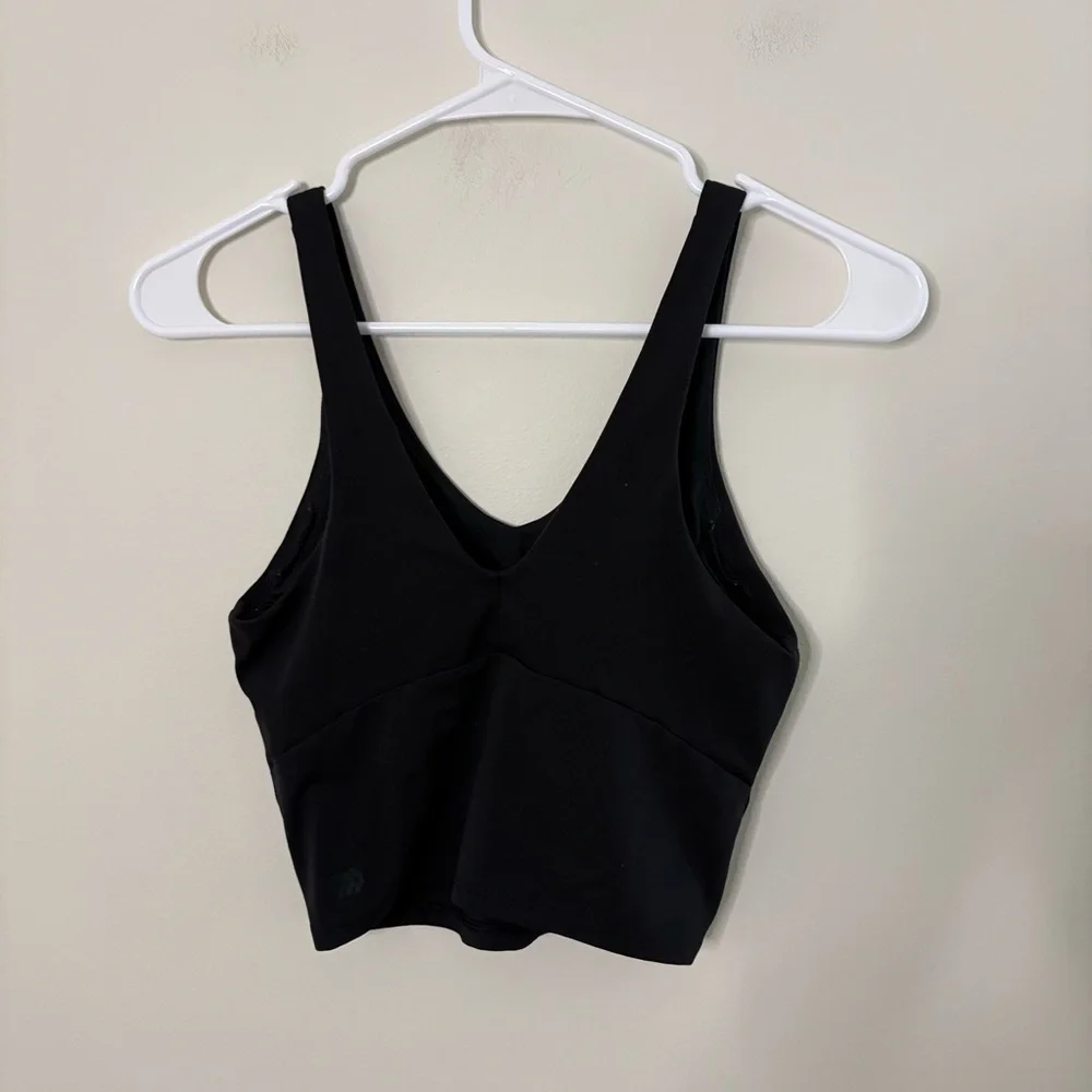 All In Motion Women’s XS Black Crop Tank Top Non Padded sporty gym yoga